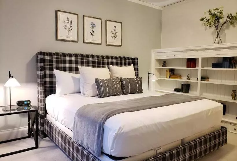 هتل Hearthside Inn