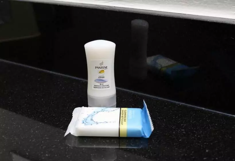 호텔 Heritage Inn & Suites