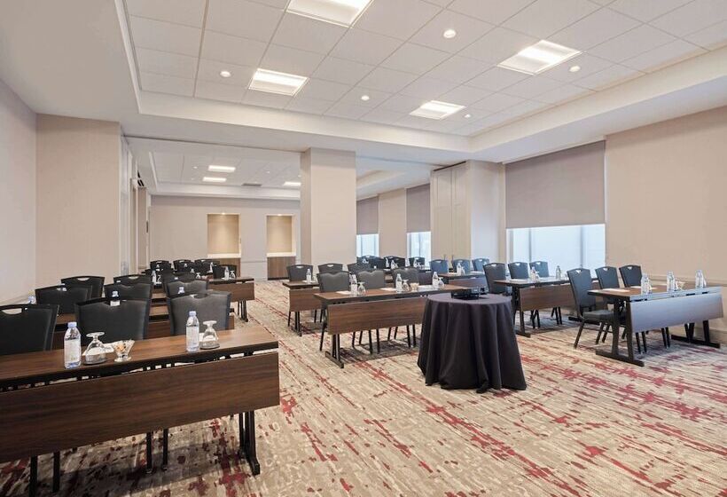 فندق Hilton Garden Inn Chicago Downtown/magnificent Mile