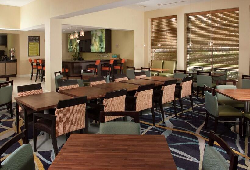 ホテル Hilton Garden Inn Orlando Airport