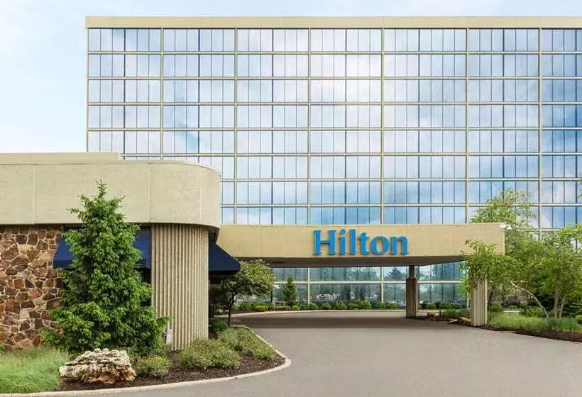 هتل Hilton Kansas City Airport