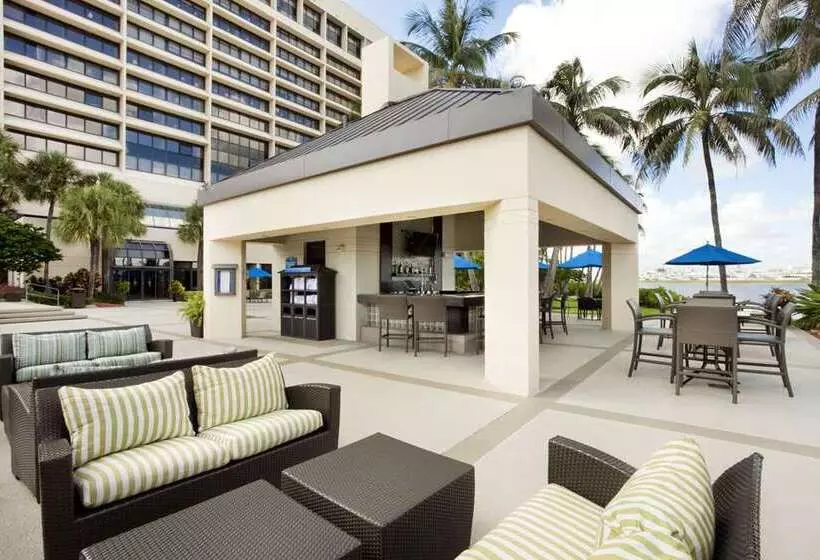 فندق Hilton Miami Airport Blue Lagoon