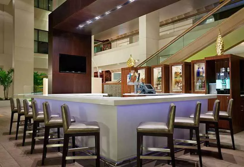 فندق Hilton Miami Airport Blue Lagoon