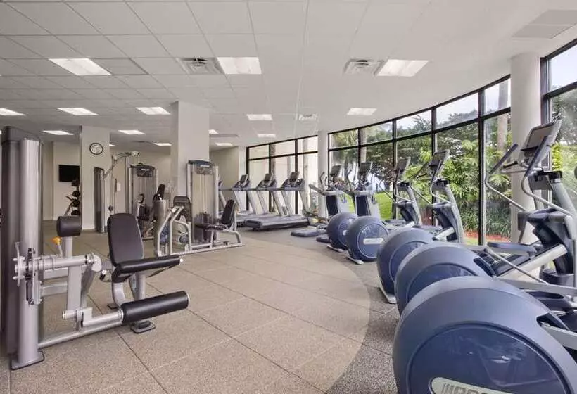 فندق Hilton Miami Airport Blue Lagoon