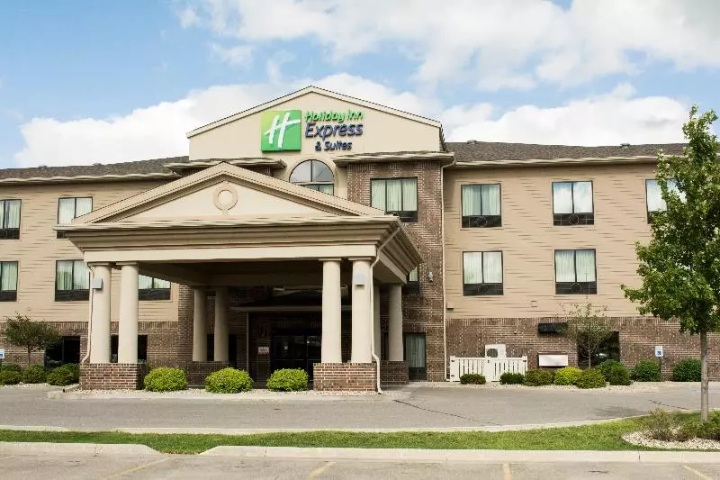هتل Holiday Inn Express & Suites   Mason City, An Ihg