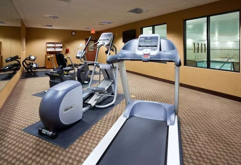 هتل Holiday Inn Express & Suites   Mason City, An Ihg