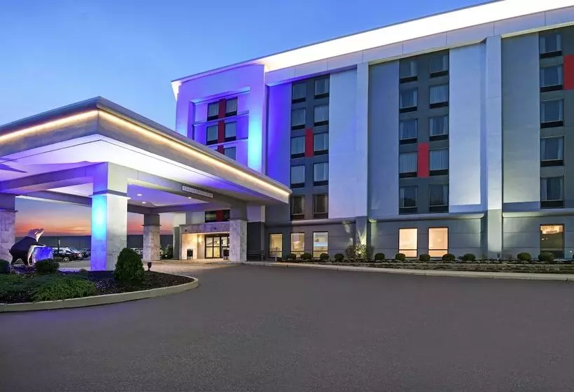 ホテル Holiday Inn Express & Suites Cincinnati Riverfront, An Ihg