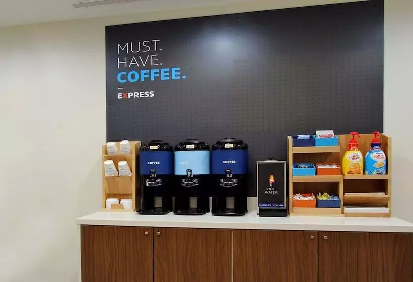 ホテル Holiday Inn Express & Suites Cincinnati Riverfront, An Ihg