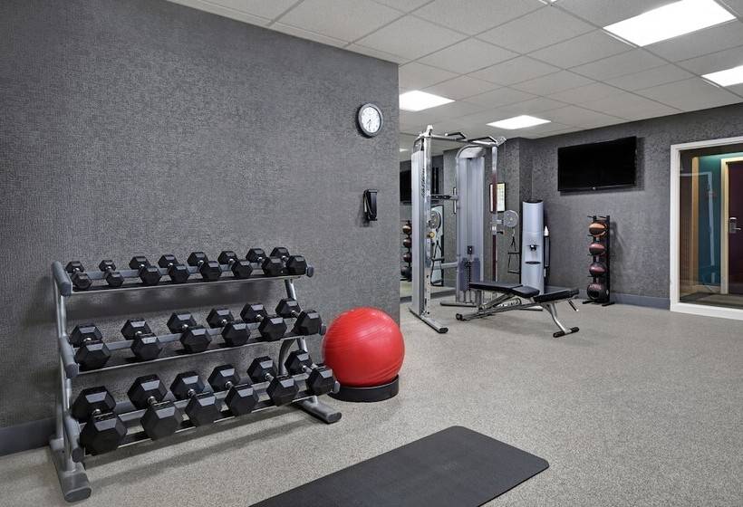 Otel Holiday Inn Express & Suites Cincinnati Riverfront, An Ihg