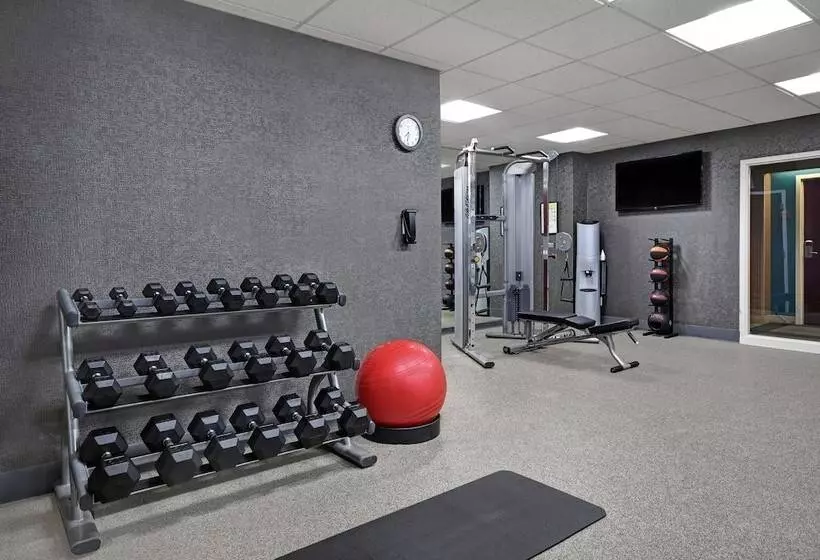 ホテル Holiday Inn Express & Suites Cincinnati Riverfront, An Ihg