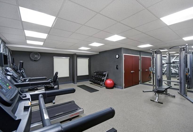 Otel Holiday Inn Express & Suites Cincinnati Riverfront, An Ihg