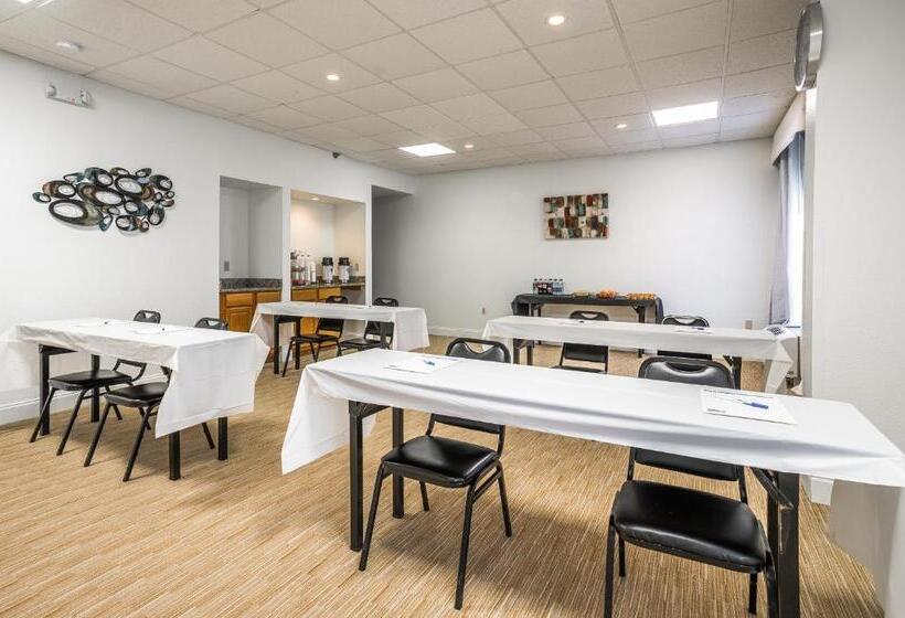 Отель Sleep Inn & Suites