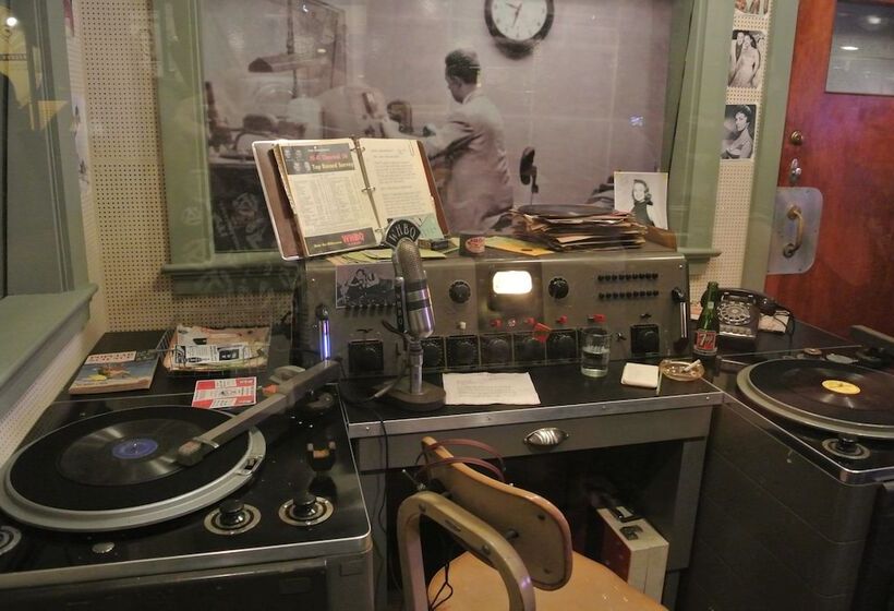 فندق Staybridge Suites Memphis Poplar Ave East, An Ihg