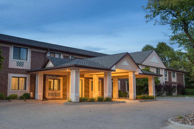 Hotel Super 8 By Wyndham Clive Ia