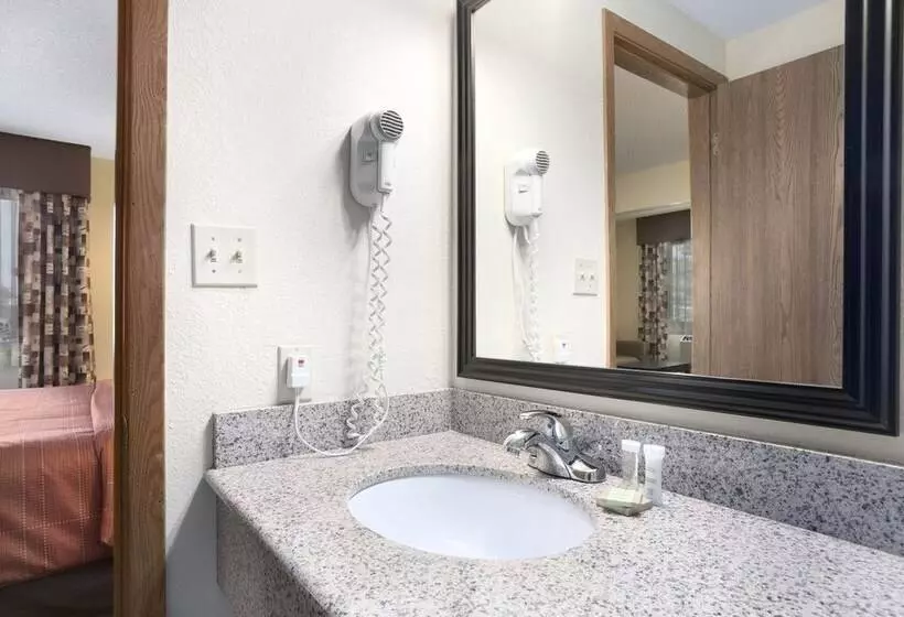 酒店 Super 8 By Wyndham Clive Ia