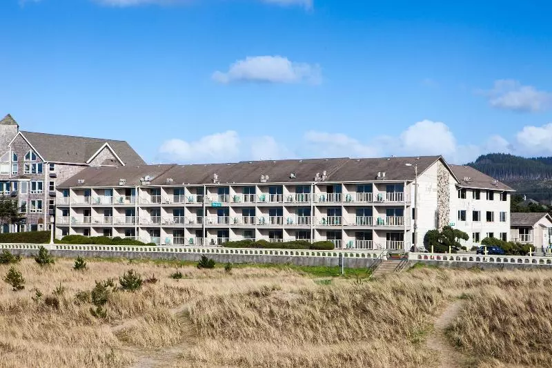 汽车旅馆 Hi Tide Oceanfront Inn