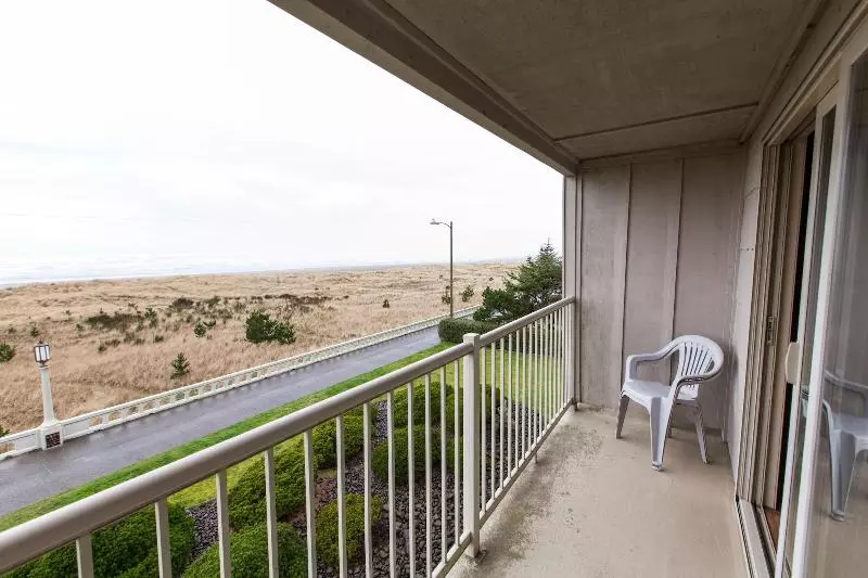 汽车旅馆 Hi Tide Oceanfront Inn