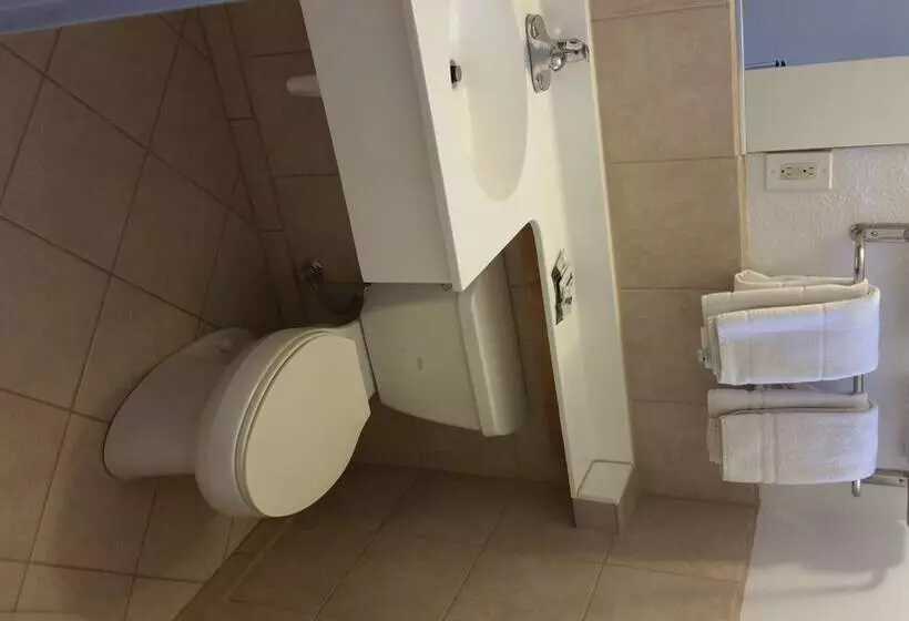 مُتل Tri State Inn