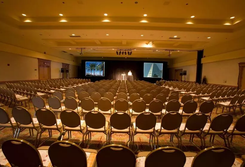 Hilton Palm Springs Resort