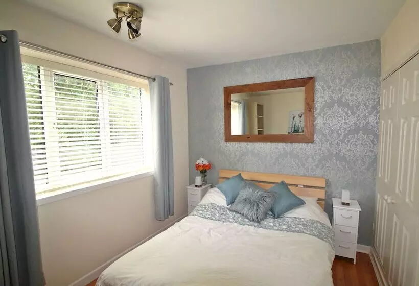 Balcony Apartment   Spacious 2 Large Beds