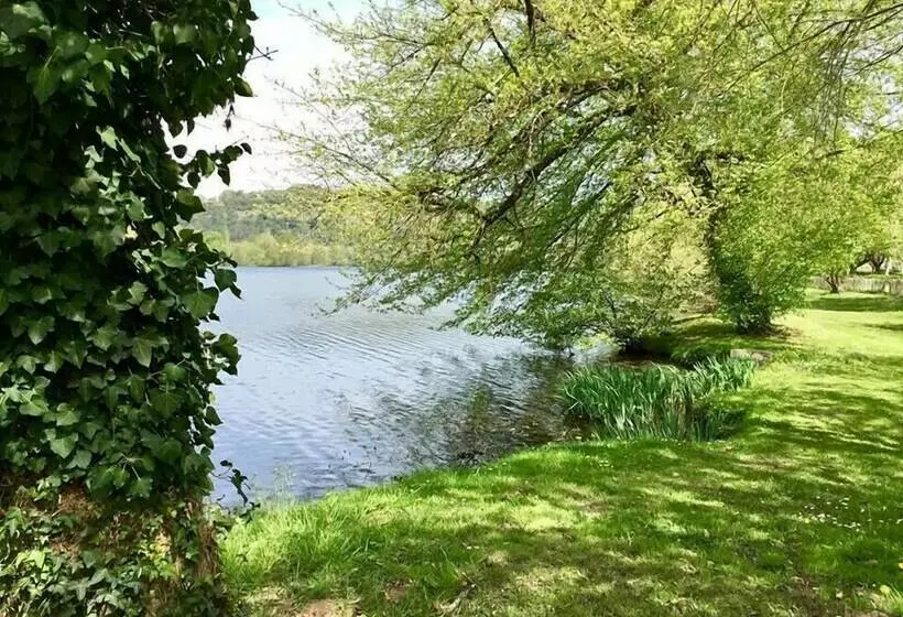 ホテル Camping Les Berges De La Dordogne