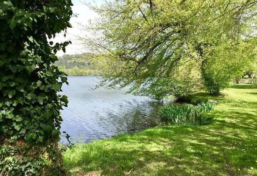 ホテル Camping Les Berges De La Dordogne