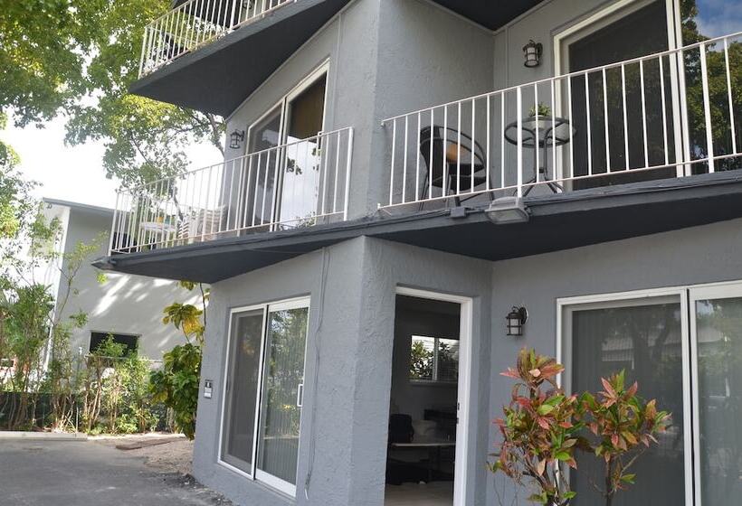 Riviera Luxury Living Coconut Grove