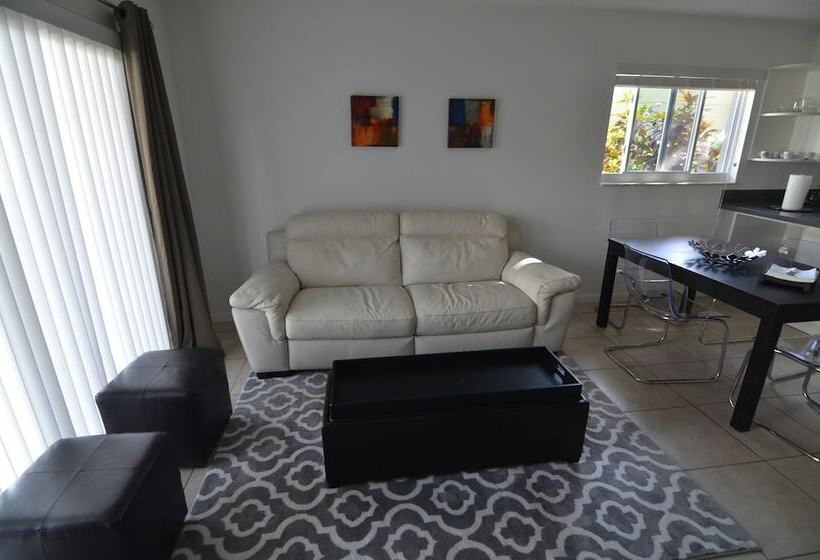 Riviera Luxury Living Coconut Grove