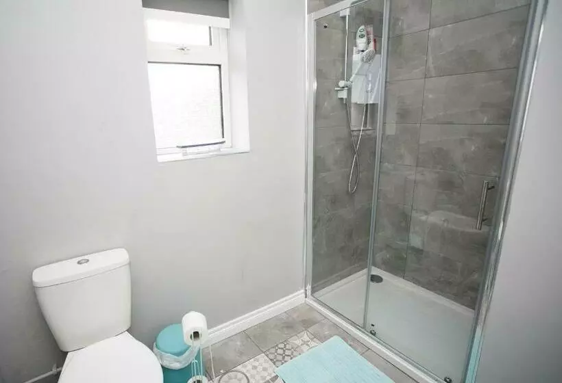 Apt3, No 2 Antrim Gardens, Portrush With Seaview