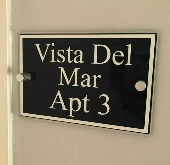 Apt3, No 2 Antrim Gardens, Portrush With Seaview