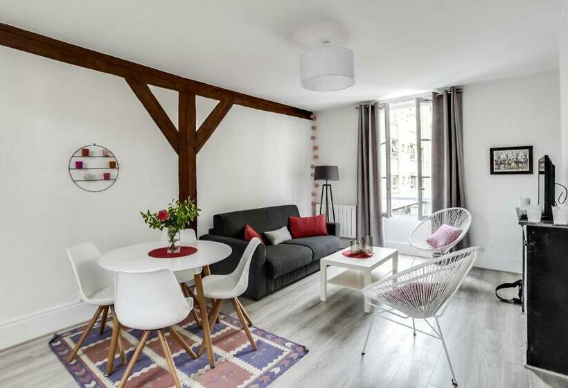 Fontainebleau Sweet Home