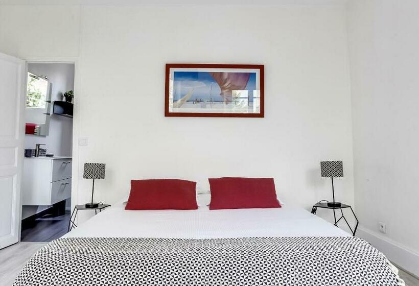 Fontainebleau Sweet Home