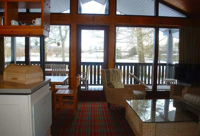 Loch Monzievaird Self Catering