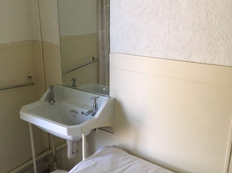 ペンション The Canberra Guest House