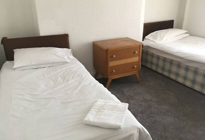 ペンション The Canberra Guest House