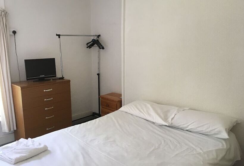 ペンション The Canberra Guest House