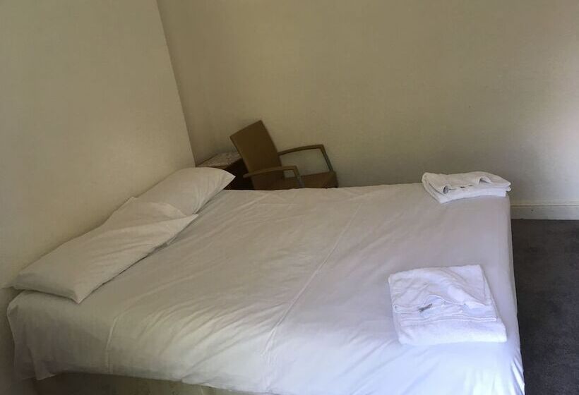 ペンション The Canberra Guest House