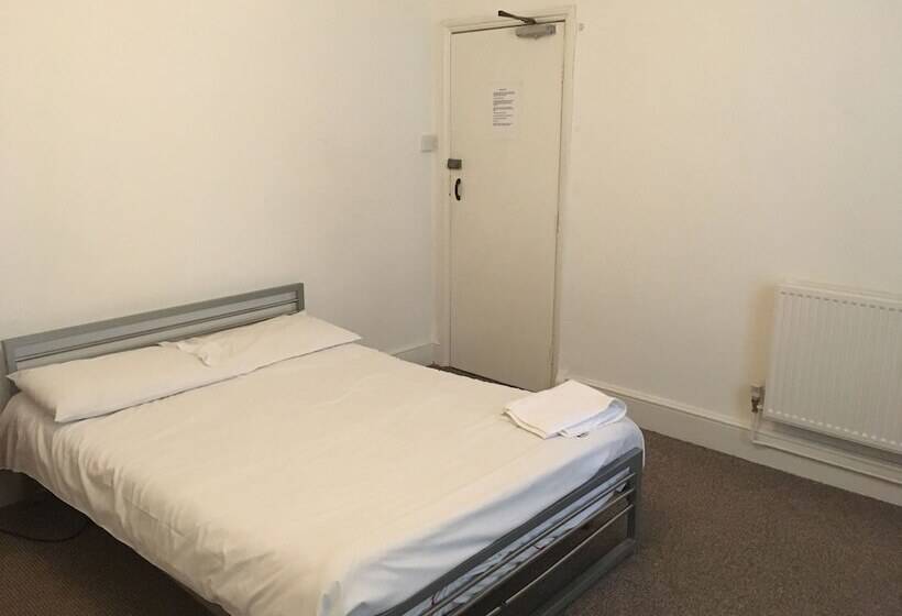 ペンション The Canberra Guest House