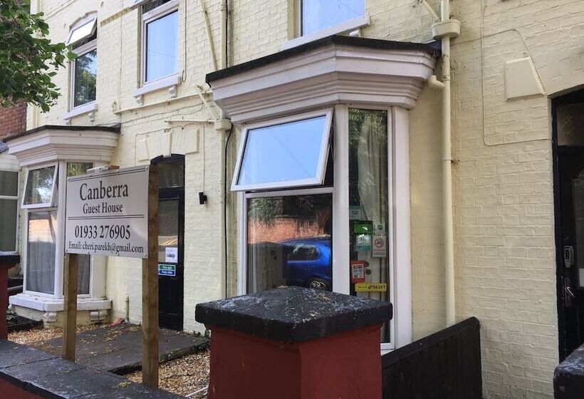 ペンション The Canberra Guest House