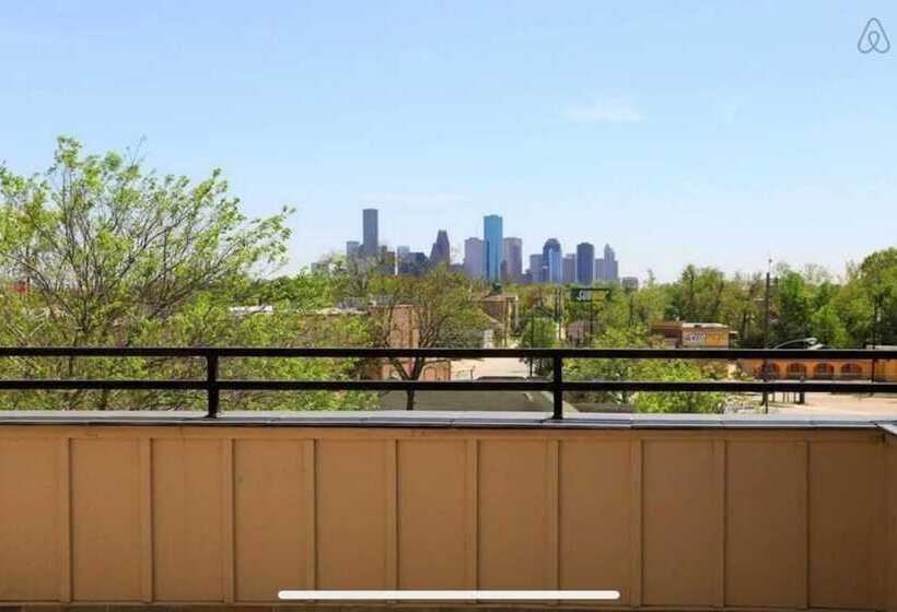 4 Story Rooftop   Executive Corporate Housing