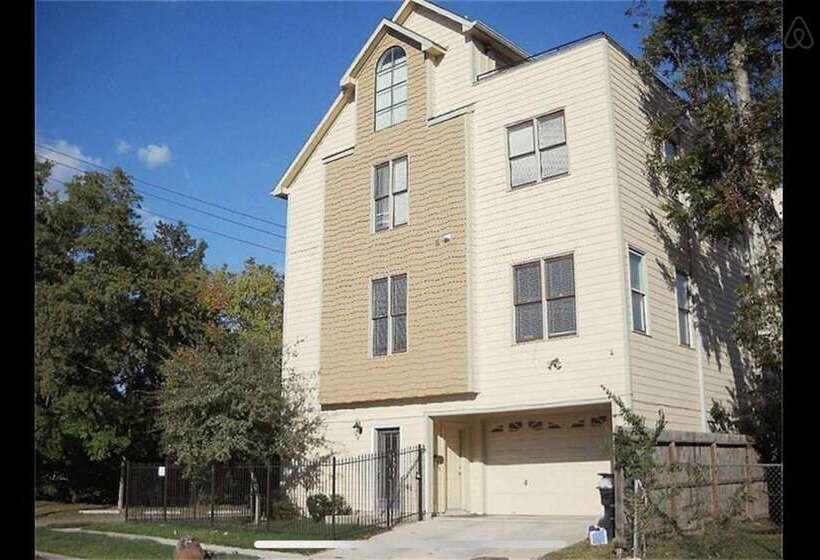 4 Story Rooftop   Executive Corporate Housing