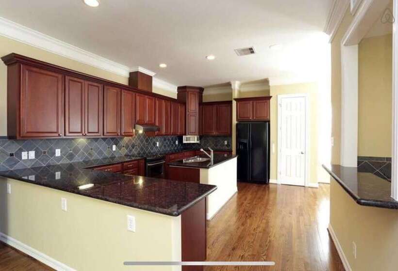 4 Story Rooftop   Executive Corporate Housing