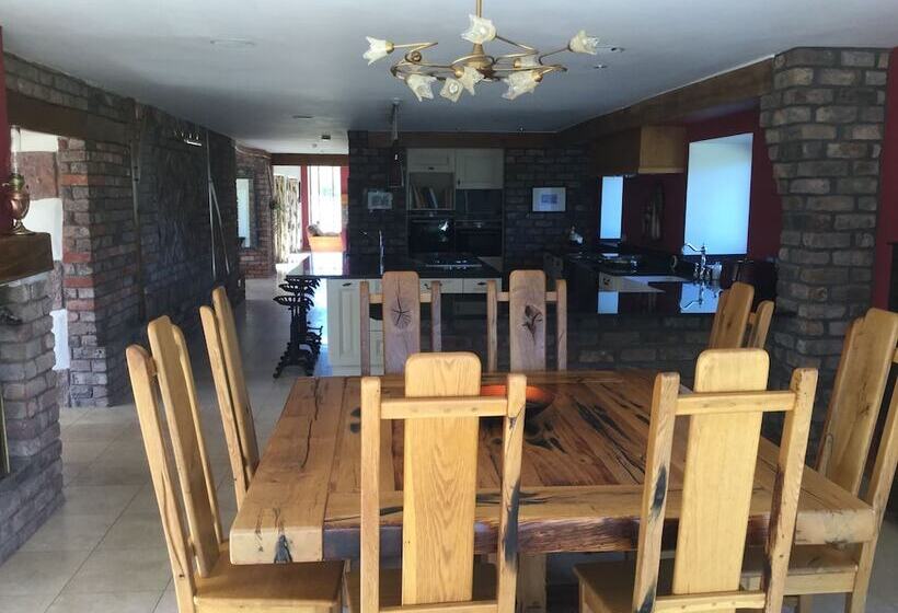 Castleview Newton Steading