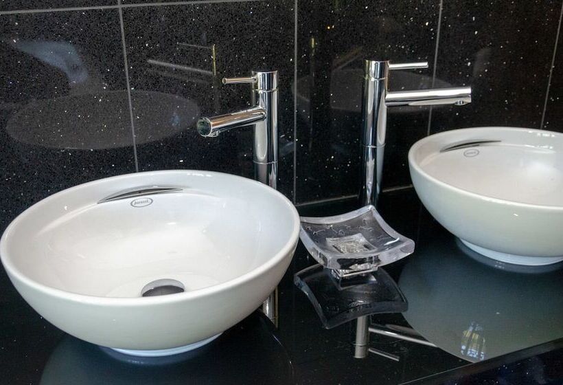 Castleview Newton Steading