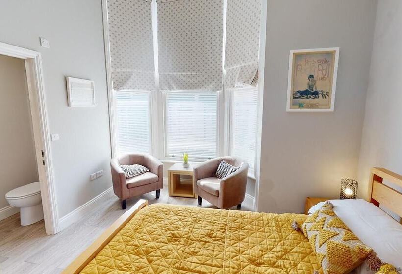 Ilfracombe Cheyne Beach Villa 2 Bedrooms