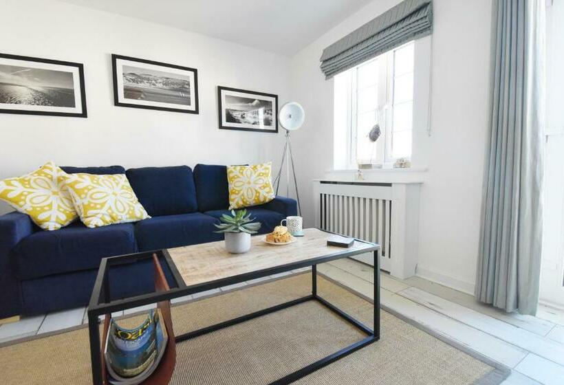 Seaside House In Camber