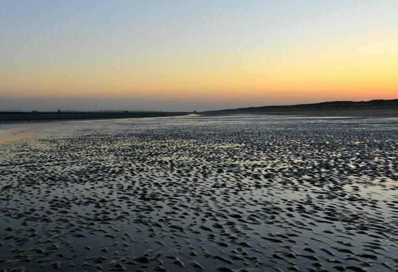 Seaside House In Camber