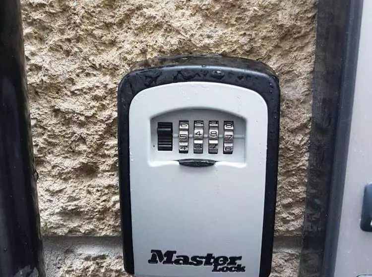 Langley Apartment City Centre 2 Min Walk To Secure Parking