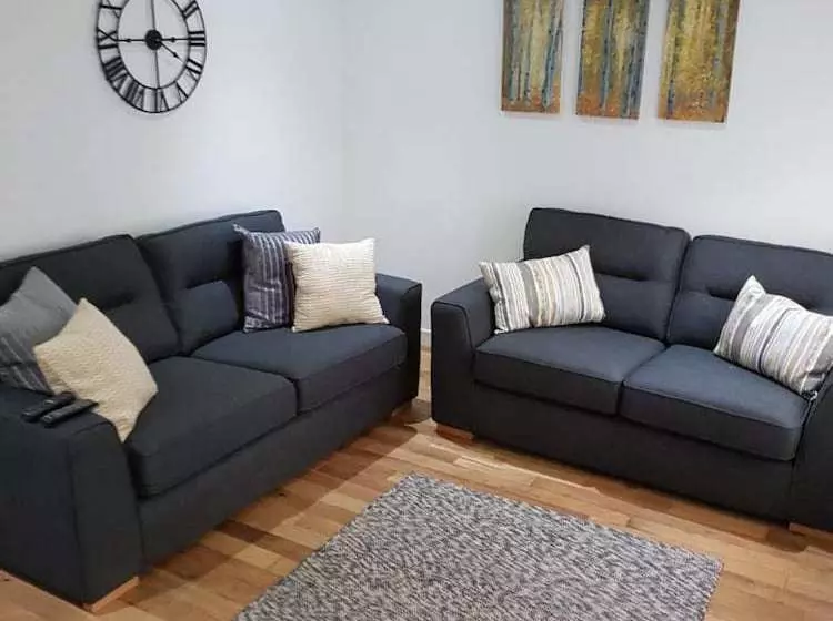 Langley Apartment City Centre 2 Min Walk To Secure Parking