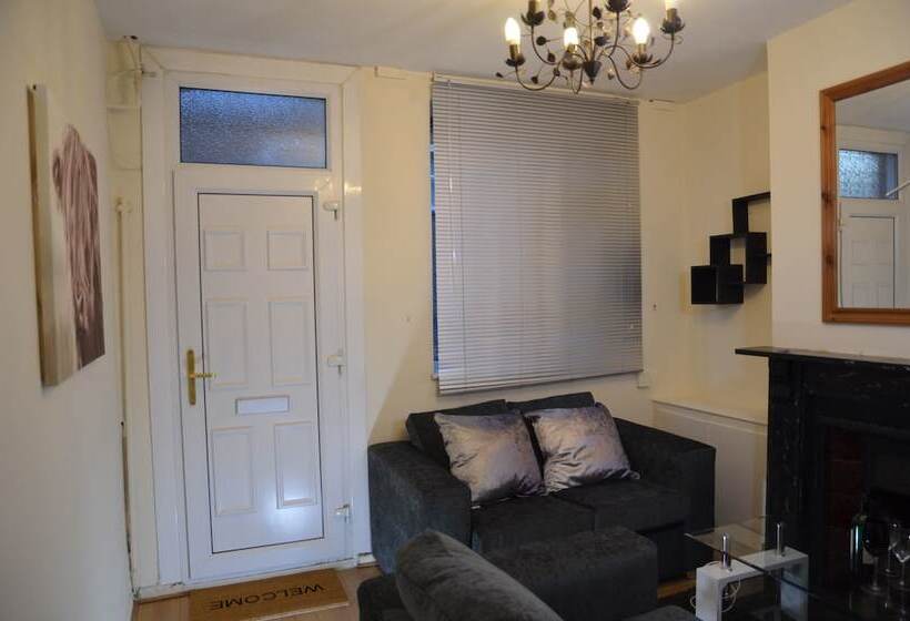 People Boxes Apartments   38 Ridgway